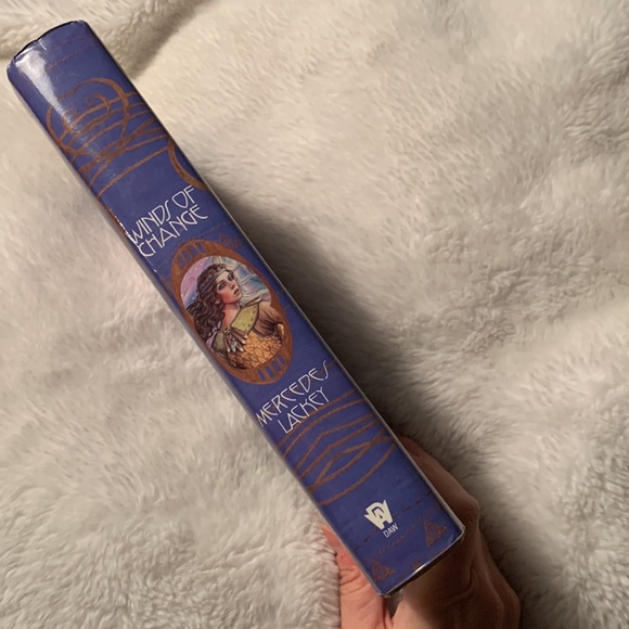 Mercedes Lackey. Winds of change - Picture 2 of 8